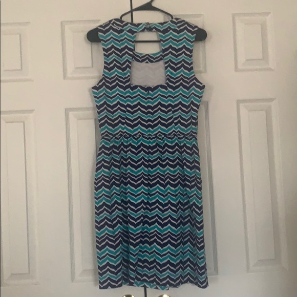 Vineyard Vines waves dress - Picture 3 of 4